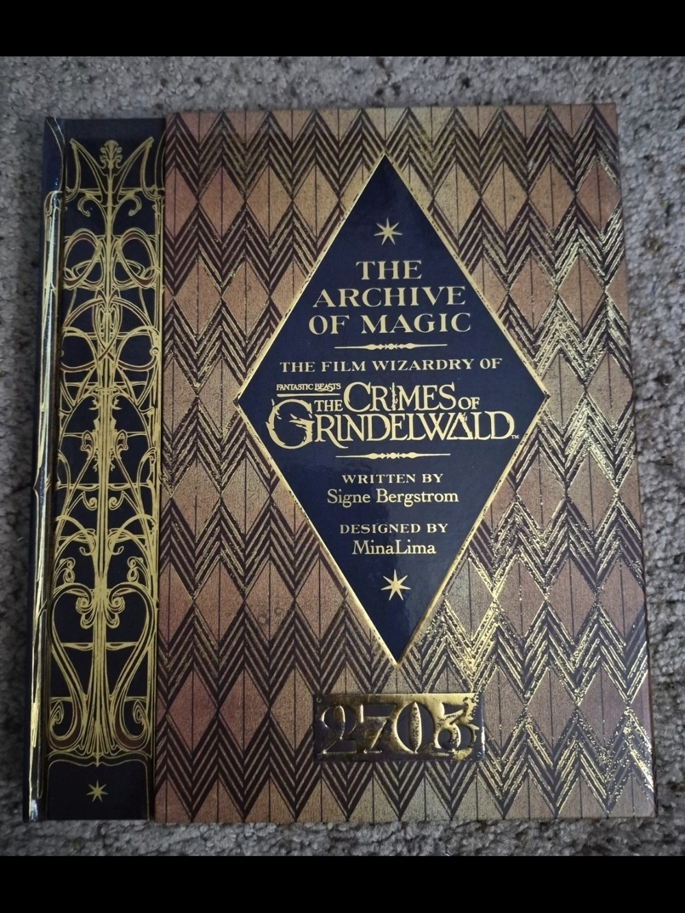 Warner Bros. The Archive of Magic - Gold & Black